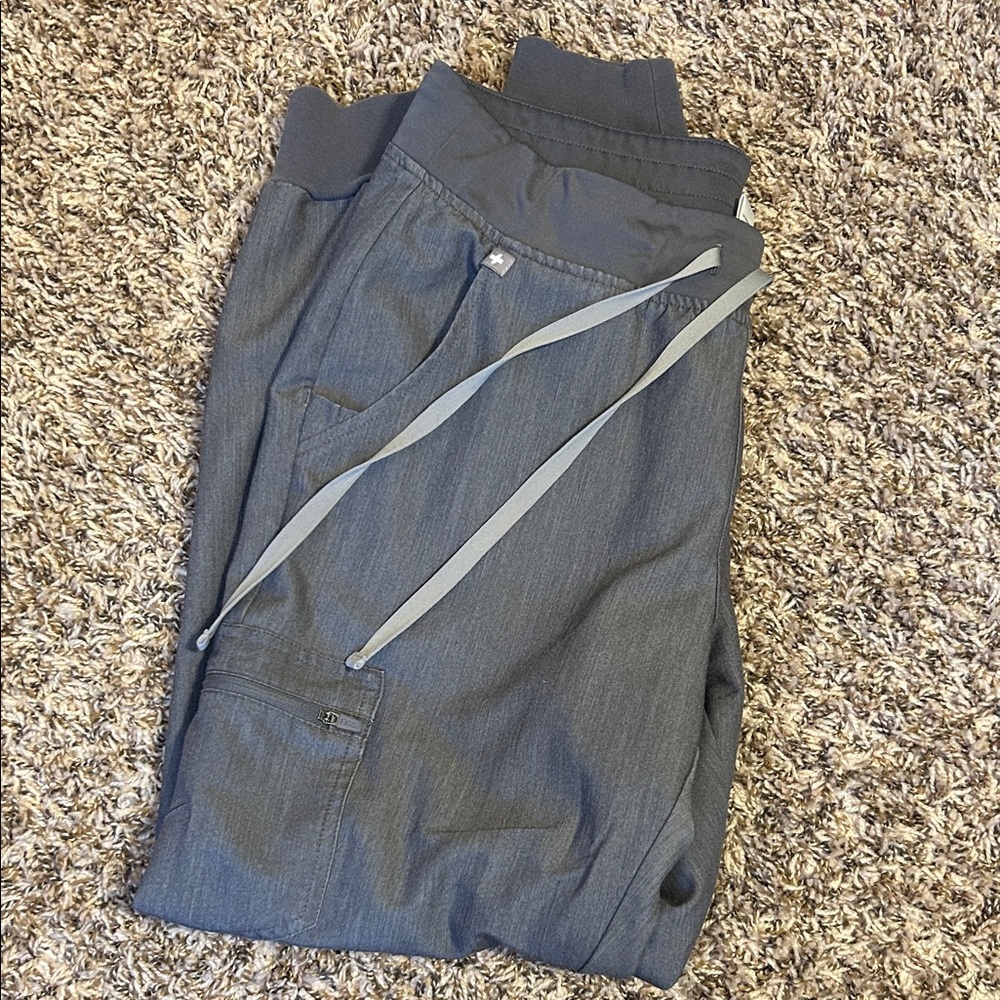 Figs Women’s Zamora Grey Joggers